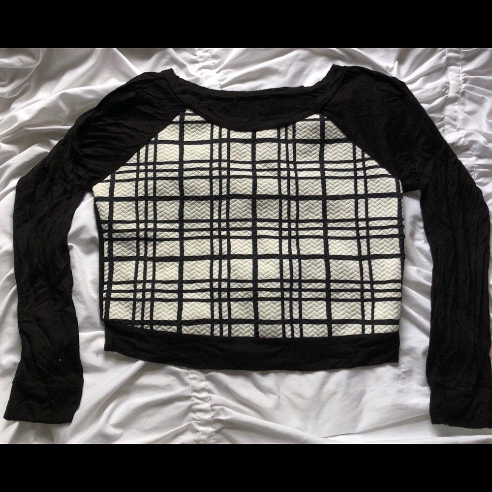 Long Sleeve Cropped T-Shirt